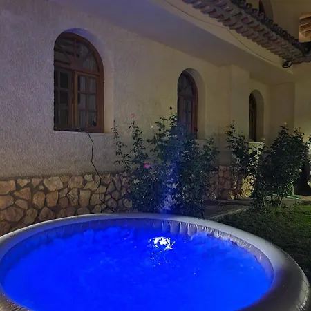 Holiday home Dulces-piscina Privada